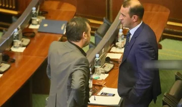 Përplasja e Rexhep Selimit dhe Daut Haradinajt për aksionin e AAK-së më arkivol para Kuvendit