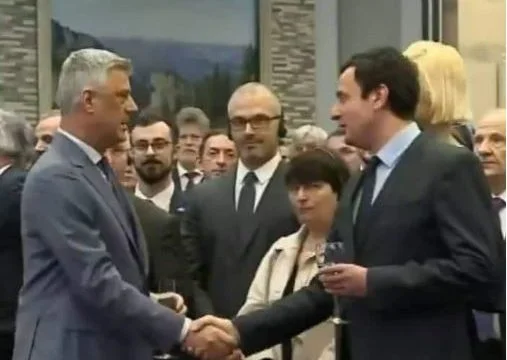 AAK MP: Albin sta dando credito a Thaci per parlare a nome del Kosovo