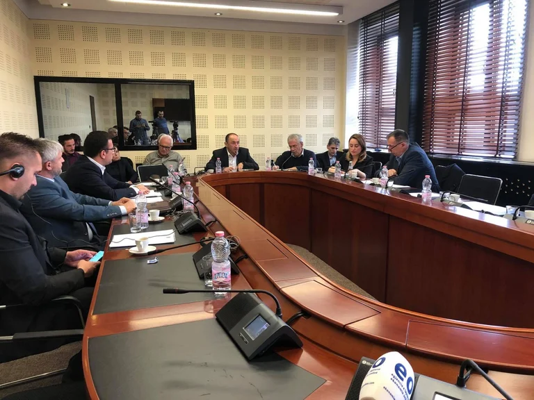 Il y a un groupe de travail pour gérer le “Adem Jashar”