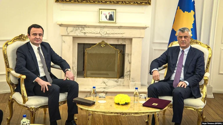 What the Constitution says about ambassadors, who decides President or Government