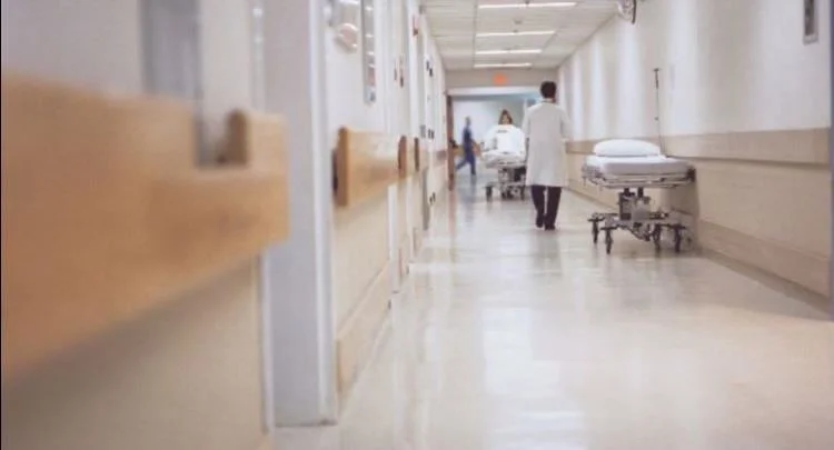 Sie wurde behandelt, sie stirbt den Krankenhauspatienten von Shtime.