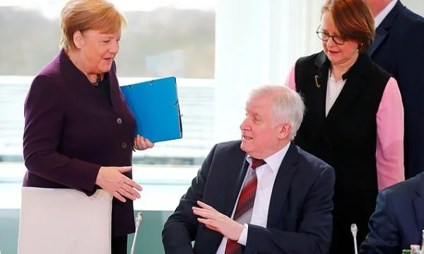 German minister thinks Merkel has Coronavirus, doesn't shake her hand