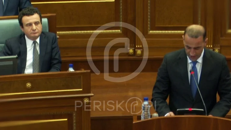 Haradinaj é Kurti: Des gens ont été tués avec votre cause contre la Serbie, pourquoi avez-vous souri à Brnabyqi