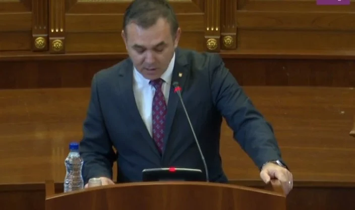 Selimi : VV a changé d'attitudes, l'opposition dit s'il exige l'élimination ou l'entretien des impôts
