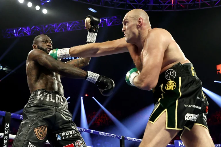 Wilder prend une grande décision, active la clause et fait face à Fury