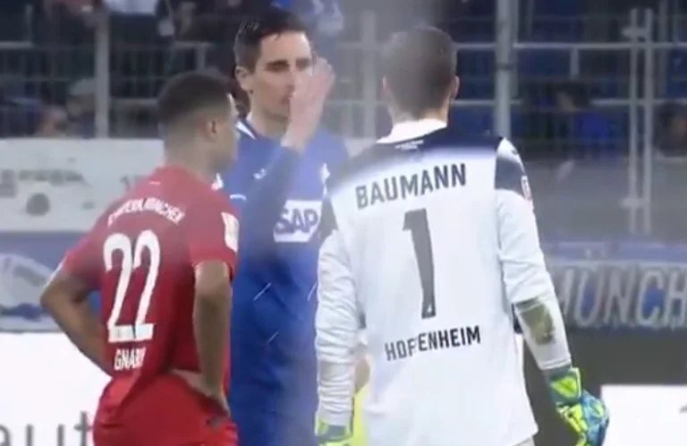 C'est ce que les joueurs ont choisi de faire lorsque le jeu de Beyern Hoffenheim a été interrompu.