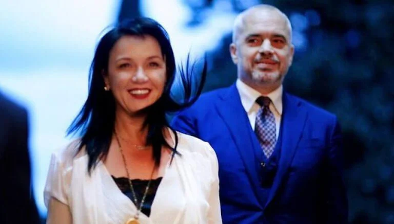 Edi Rama gibt die romantischste Rede, die seine Frau gewidmet ist