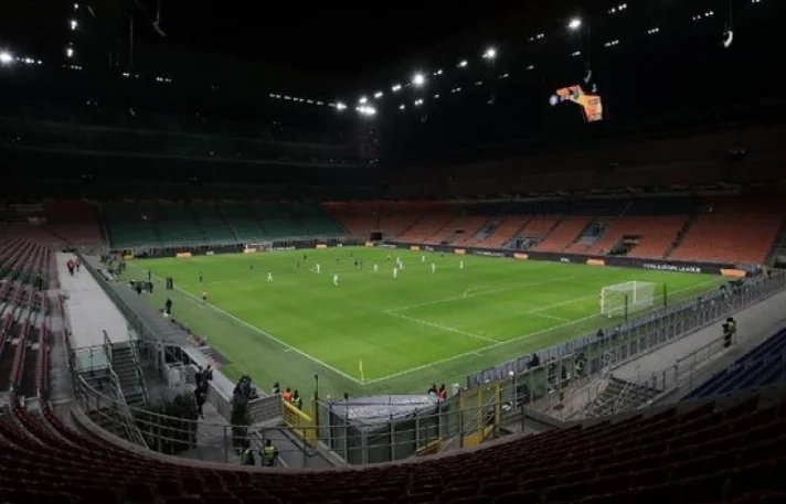 Milan devuelve dinero para los fans
