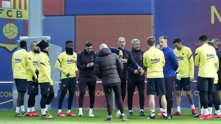 L'équipe de Barcelone obtient des informations sur Coronervirus