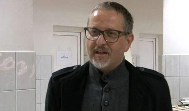 Gesundheitsminister Arben Vitita gibt zu, dass er Sami Uka, Bruder von VV-Deputy angeheuert hat