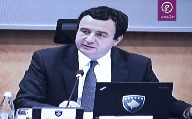 Kurt deja abierta la posibilidad de incluso una reunión del gobierno hoy