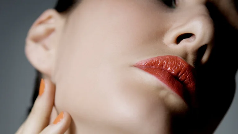 Wie sehen wir jünger aus? 9 Dinge, die Dermatologen raten