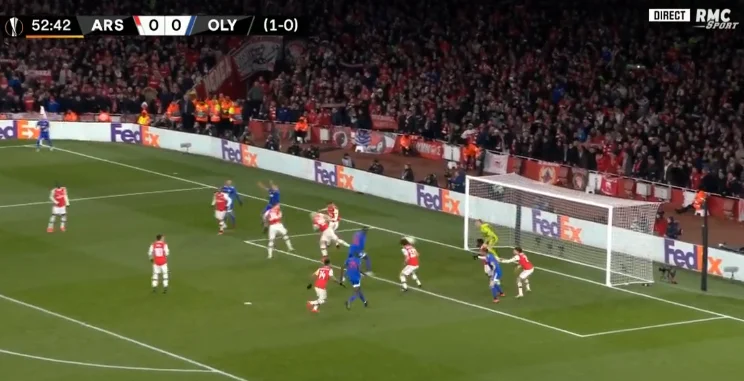 Olympiacos chocs Arsenal