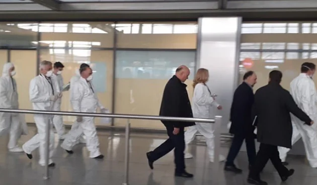 Mbërrin aeroplani nga Italia: Mobilizim i madh për testime për koronavirus