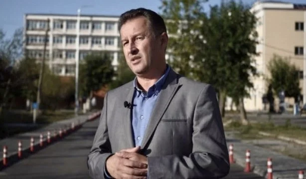 Deputeti Arbër Tolaj, Kurtit: Mos luaj me taksën