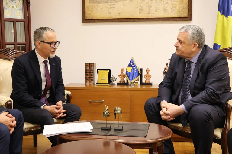 Veliu dhe Vitia takohen: Flasin për koronavirusin