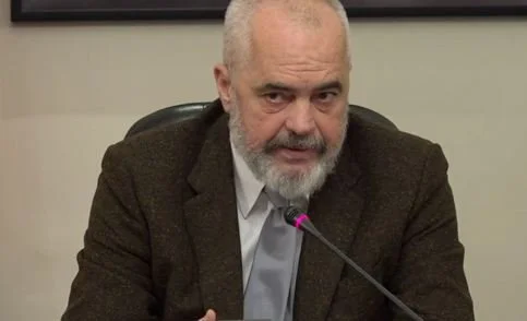 Koronavirusi, Rama: Fikni TV-të, më mirë lexoni Biblën e Kuranin