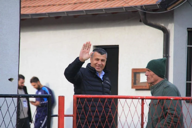 Batatina thotë se çdo minutë qëndrimi i të dënuarit Agim Ademi në FFK e dëmton rëndë futbollin kosovar