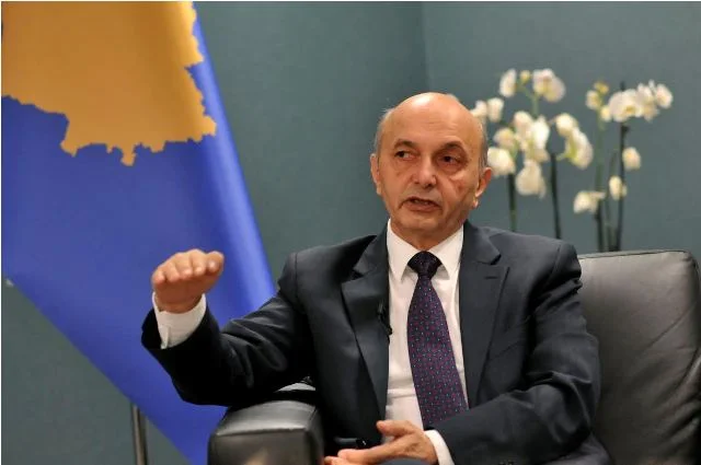 Kurti godet edhe Mustafën për marrëveshjen me NATO-n: Le të përgjigjet vet