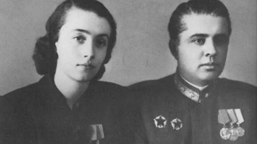 Vdes Nexhmije Hoxha, gruaja e diktatorit shqiptar