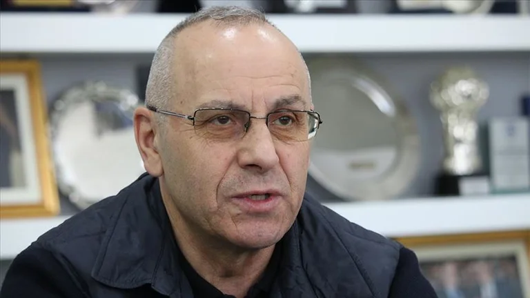 E konfirmon rregullorja: Ademi e ka humbur statusin si president