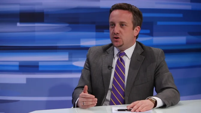 Pallaska përqesh Kurtin: Edhe kjo ndodhi në Kosovë, “opinion ligjor” pa autor