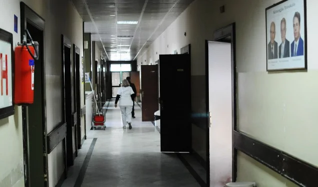 Dalin rezultatet, tre pacientët e shtrirë në QKUK nuk janë me koronavirus