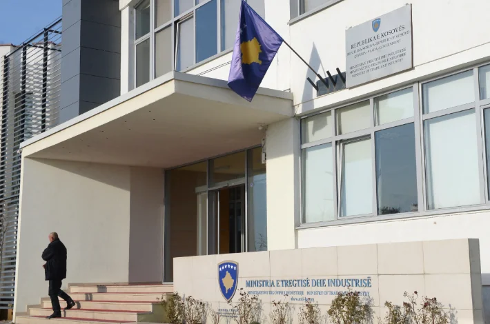 Passwordi, Kurti1234: Zyrtarët e Qeverisë Kurti s’kanë me çka të merren, bëjnë Wireless vetëm për vete