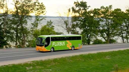Koronavirusi: Autobusi nga Italia ndalohet në Francë, shkak kolla e fortë e shoferit