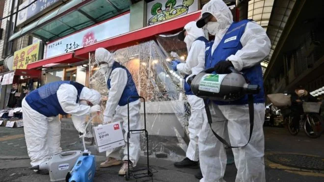 Përhapja e shpejtë e koronavirusit ngjall frikën për pandemi globale