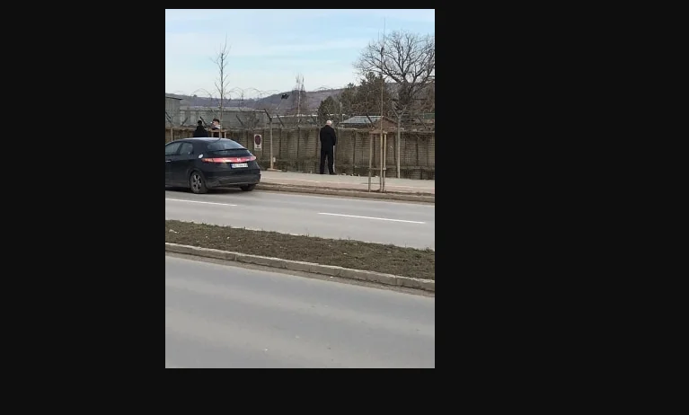 Beogradasi ndalet dhe e pshurr FSK-në në Gjilan, revoltohet qytetari i Kosovës