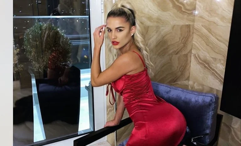 Baby G tregon personin e vetëm që e ka dashuruar