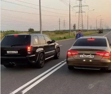 Audi S8 vs Jeep Grand Cherokee, este es el ganador