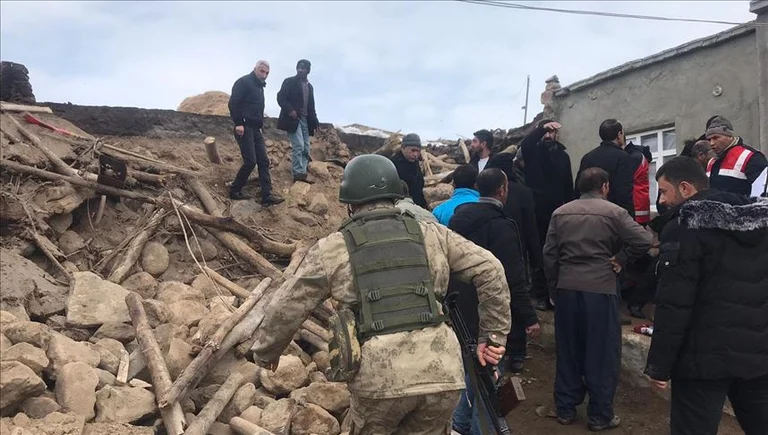 Powerful 5.7 earthquake in Turkey, seven dead