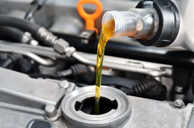 Diez cosas que nunca deberías hacer con tu auto, según la mecánica.