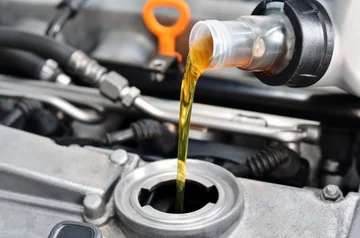 Diez cosas que nunca deberías hacer con tu auto, según la mecánica.