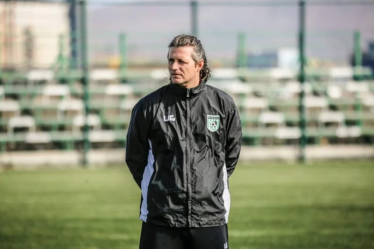 Z YRTAR: Superleague coach dismissed, even senior club official