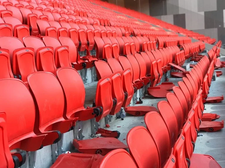 Rompere 164 posti nel nuovo stadio, la FSHF identifica le mani attraverso il video