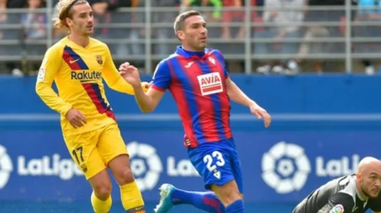 Formaciones oficiales: Barcelona Eibar