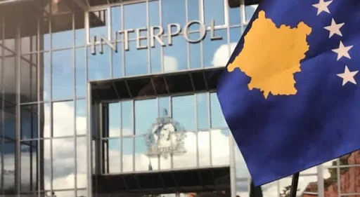 La oposición ve un grave error en la retirada de la Interpol, razón de los funcionarios del gobierno