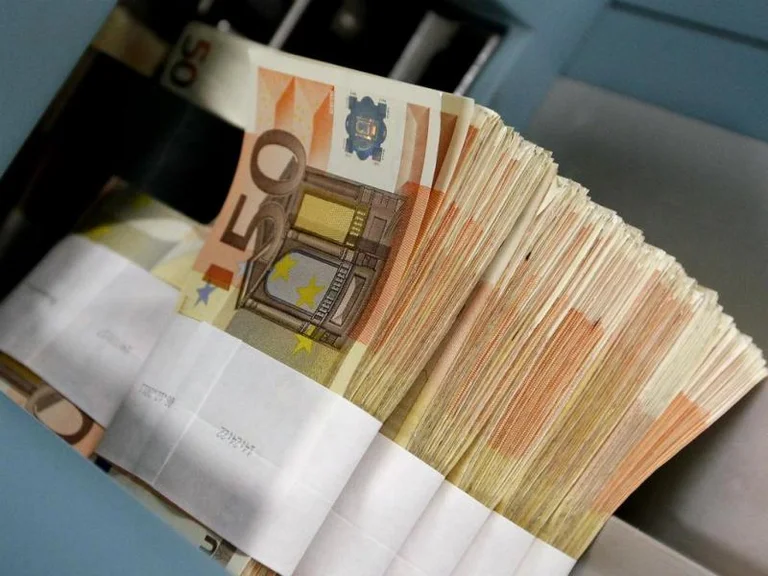 Albanien re-enters grey launderer