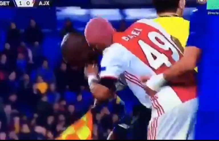 These things happen in the field too, see the fantastic imitation of Ajax's player who made the opponent
