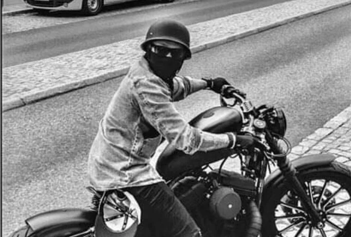 Adem Yashhar the young photo reminds us of Hero's iconic appearance of Adam Yashhar