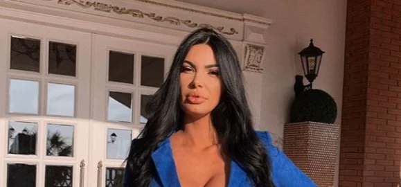 Zamina ne sent pas les années, continue à briller ( Photo)