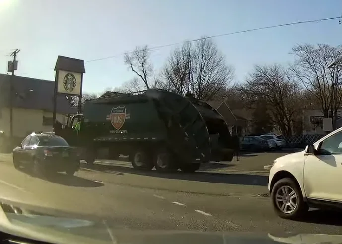 Image from where an Albanian was hit dead by US garbage truck (Video)