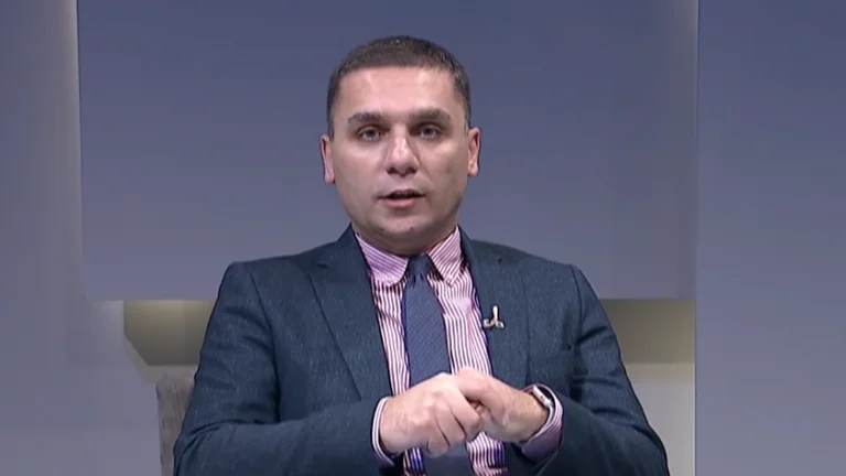 Si espande Oda Kurt: Adriatic Kelmendi dice che Kurti ama gli uomini, non le donne in politica