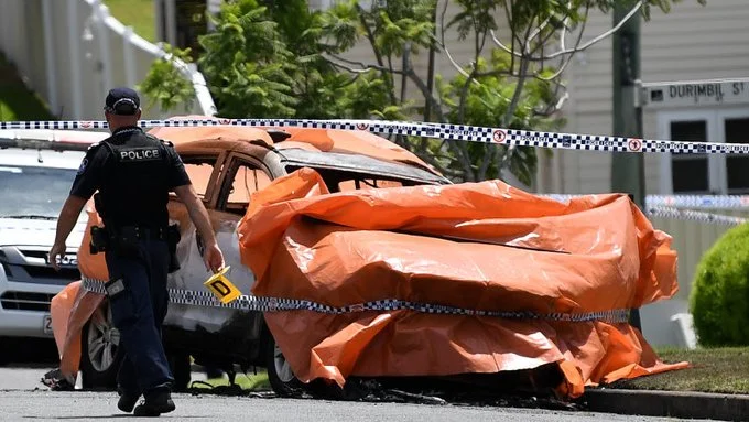 The vehicle is involved in fires in Australia. Three children burn inside