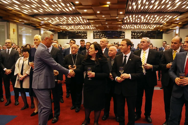 Osman pour avoir serré la main avec Thaci : Nous devons être ensemble pour le Kosovo (Vidéo)