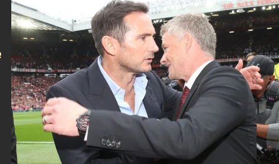 Offizielle Formationen: Chelsea é Manchester United