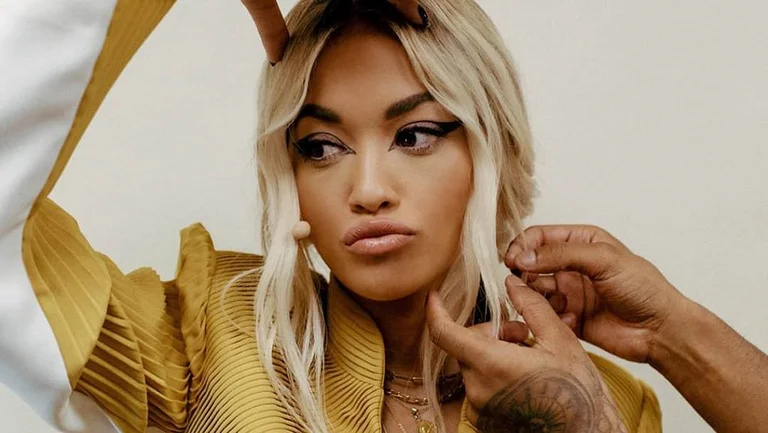 Rita Clock with a new tattoo (Photo)